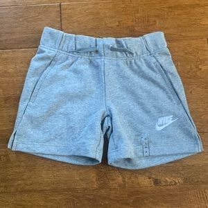 Nike-girls medium athletic shorts